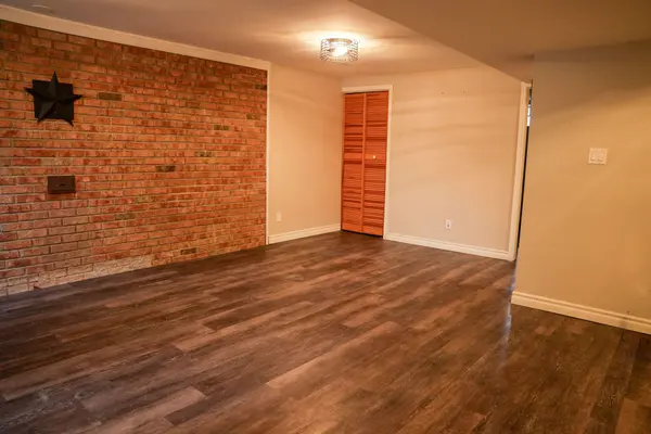 134 Melrose ST #Basement, Oshawa, ON L1H 6Y1