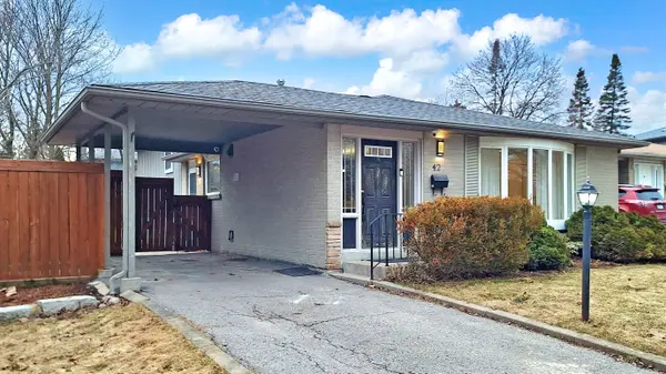 42 Devins DR,  Aurora,  ON L4G 2Z1