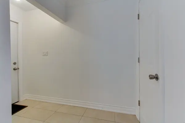 36 Farr AVE, East Gwillimbury, ON L0G 1V0