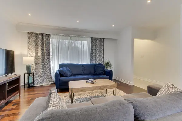 36 Farr AVE, East Gwillimbury, ON L0G 1V0