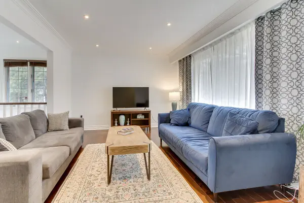 36 Farr AVE, East Gwillimbury, ON L0G 1V0