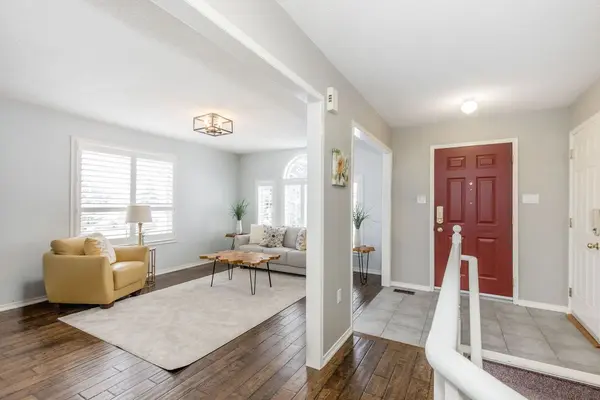 38 Brookfield CRES, Barrie, ON L4N 9R6