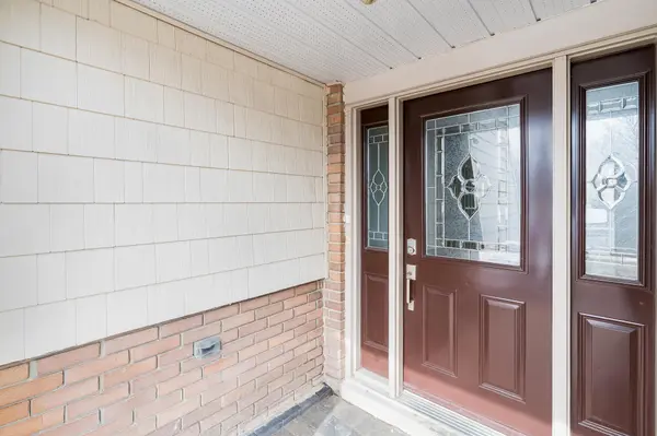 20 Indian Arrow RD, Barrie, ON L4M 5G3