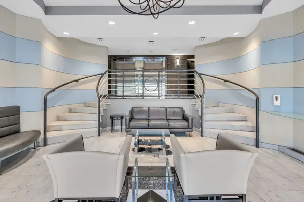 75 Ellen ST #811, Barrie, ON L4N 7R6