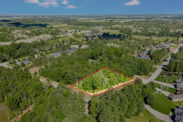 37 Marni LN, Springwater, ON L0L 2K0