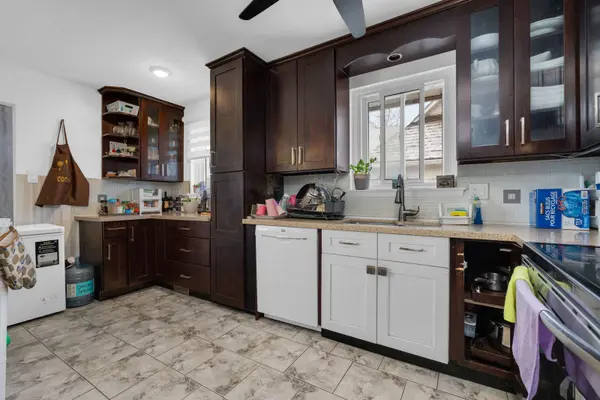 53 Sanford ST #Upper, Barrie, ON L4N 3C3