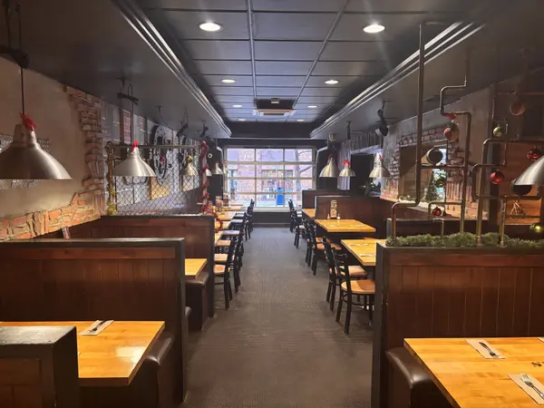 443 Brant ST, Burlington, ON L7R 2G3