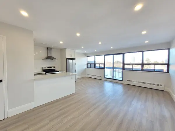 26 Sterne AVE #302, Brampton, ON L6W 2Y5