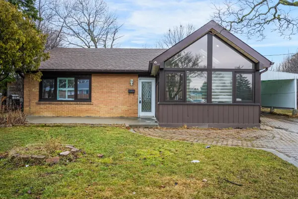 30 Lawrence CRES, Brampton, ON L6W 2P3