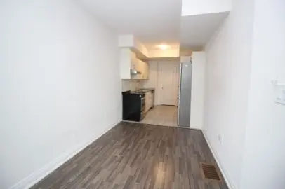 33 Creekbank RD #1, Toronto W04, ON M6L 1C7