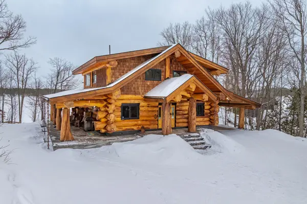 189 Koetsier LN, Georgian Bay, ON P0E 1E0