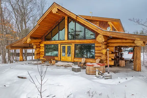 189 Koetsier LN, Georgian Bay, ON P0E 1E0