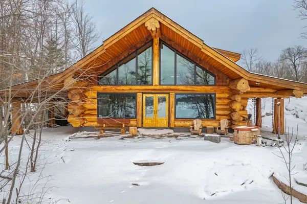 189 Koetsier LN, Georgian Bay, ON P0E 1E0