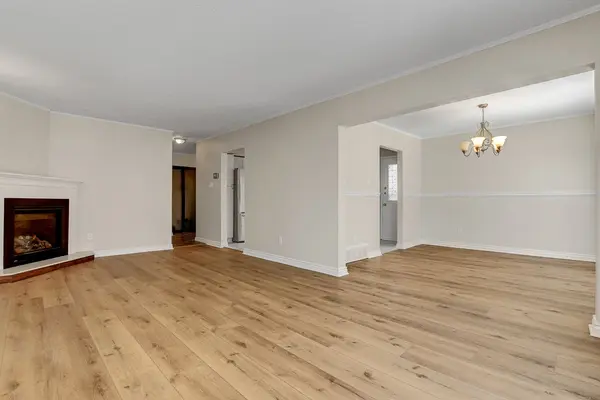 25 Equestrian DR, Kanata, ON K2M 1B8