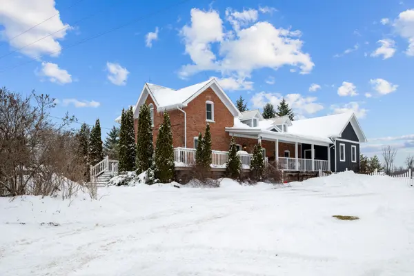 35 County Road #1 RD, Elizabethtown-kitley, ON K0E 1Y0