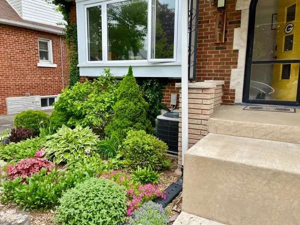 151 Rodgers RD, Hamilton, ON L8K 3C1