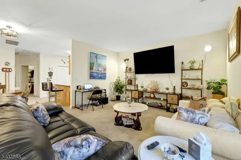 520 Victor St #8, Saddle Brook Twp., NJ 07663