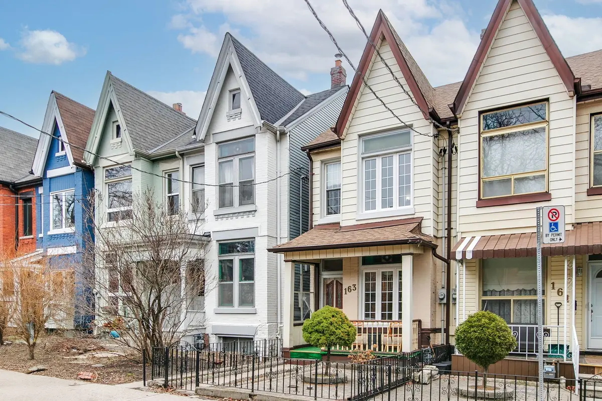 163 Beaconsfield AVE, Toronto C01, ON M6J 3J7