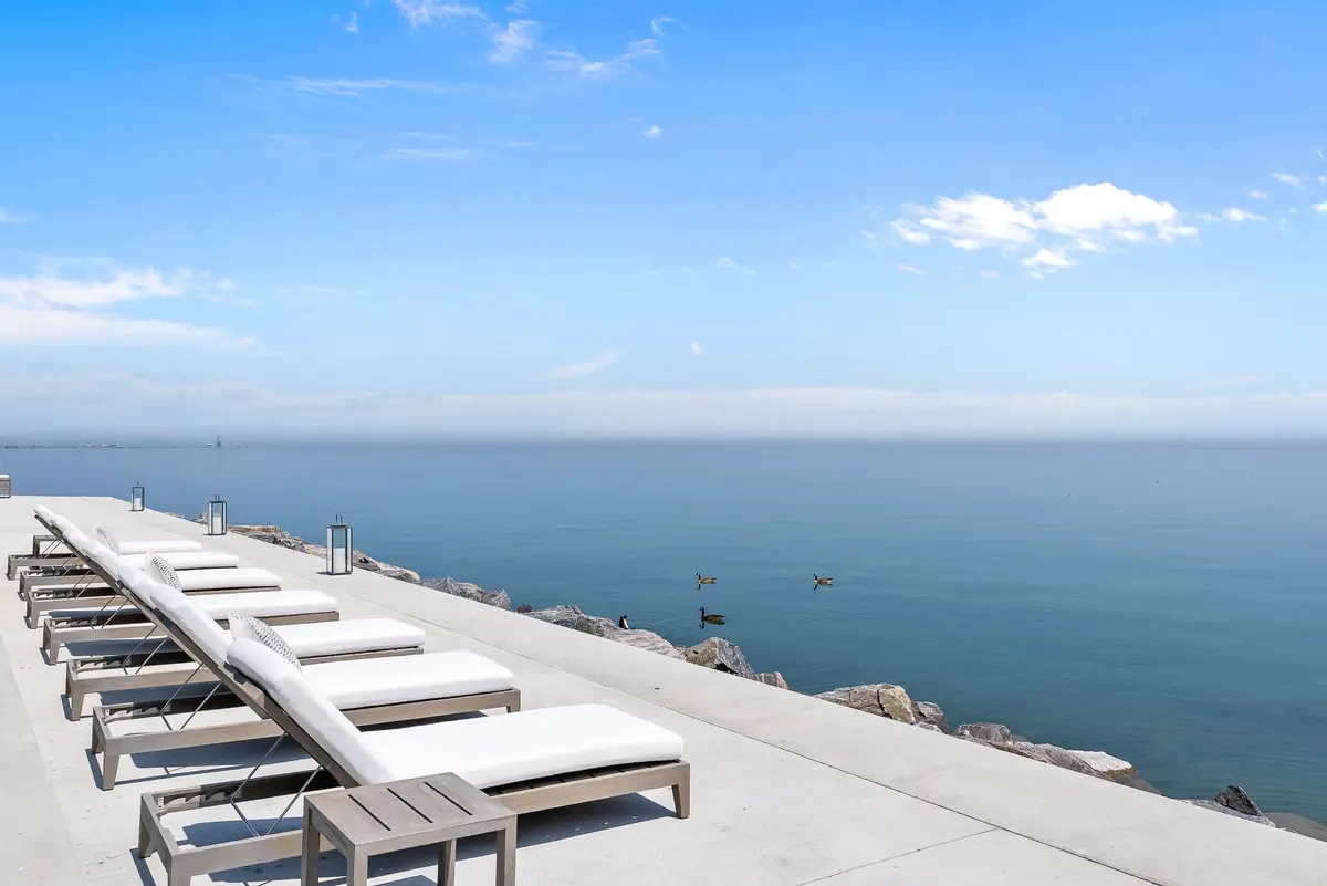 3 Ennisclare DR E, Oakville, ON L6J 4N3