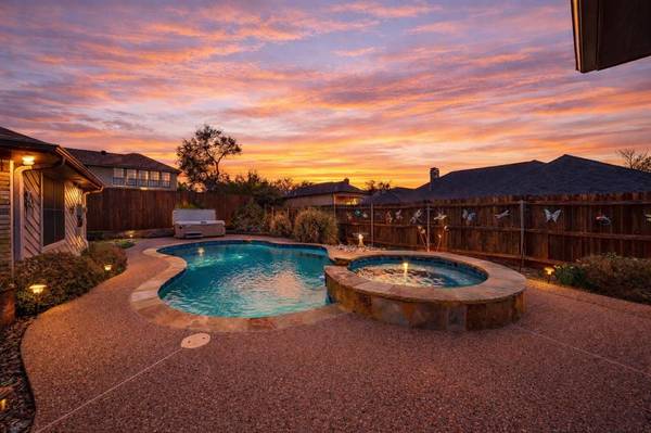 2701 Ridge Top Lane, Arlington, TX 76006