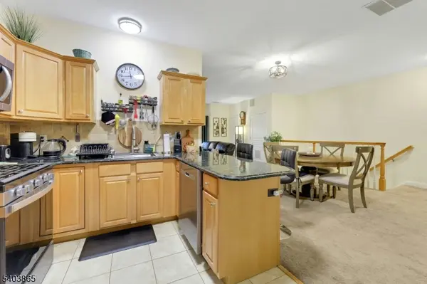 520 Victor St #8, Saddle Brook Twp., NJ 07663