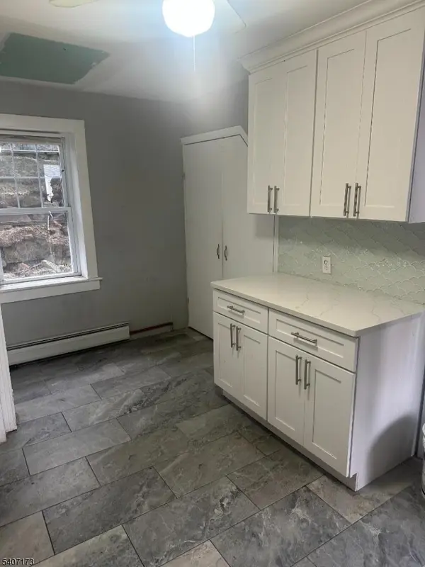 25 New St, Belleville Twp., NJ 07109