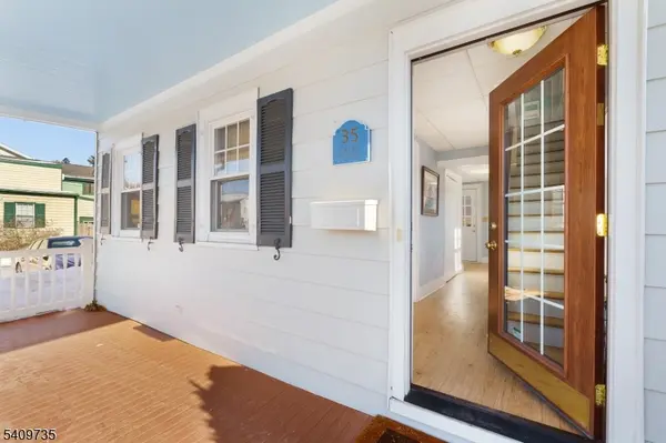 35 Leigh St, Clinton Town, NJ 08809