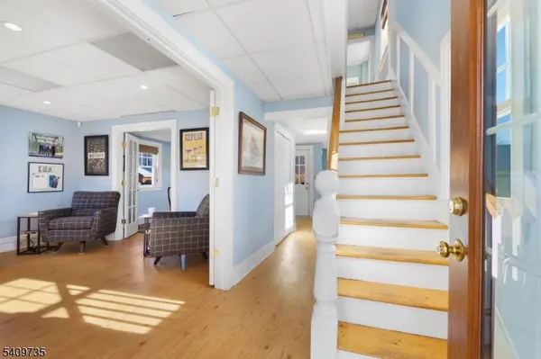 35 Leigh St, Clinton Town, NJ 08809