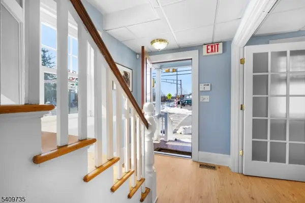 35 Leigh St, Clinton Town, NJ 08809