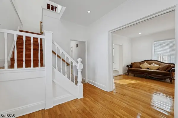 73 Fairview Ave, Teaneck Twp., NJ 07666