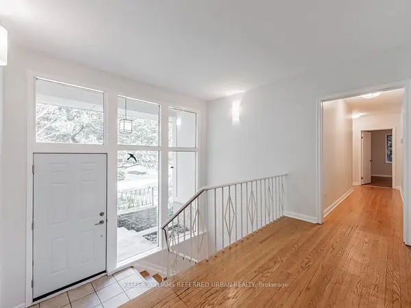 15 York Valley CRES, Toronto C12, ON M2P 1A8