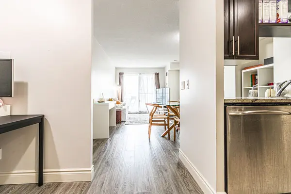 60 Town Centre CT #1106, Toronto E09, ON M1P 0B1