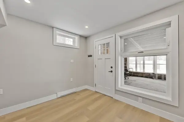 110 Codrington ST #Lower, Barrie, ON L4M 3T6