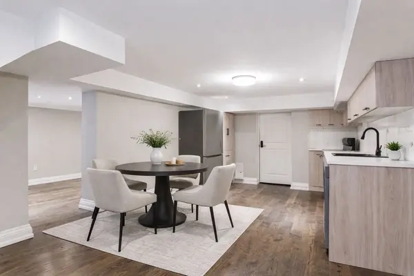 47 Highgate RD #B, Toronto W08, ON M8X 2B4