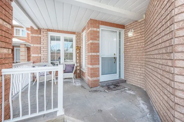 29 Autumn Oak CT, Caledon, ON L7E 1X6