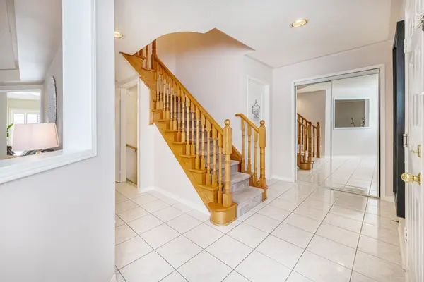 29 Autumn Oak CT, Caledon, ON L7E 1X6