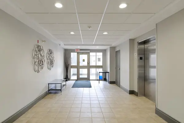 4016 Kilmer DR #104, Burlington, ON L7M 5A7