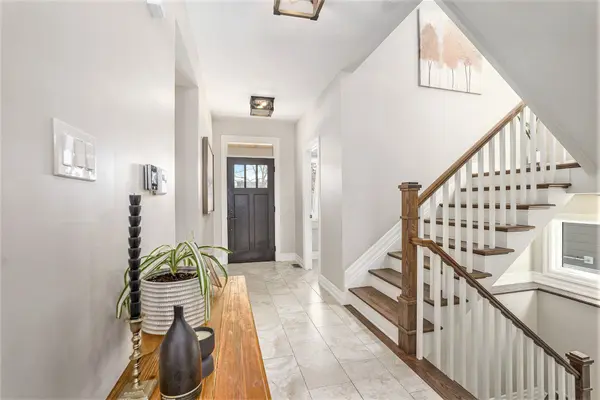 35 St Claire AVE, Meadowlands - Crestview And Area, ON K2G 2A1