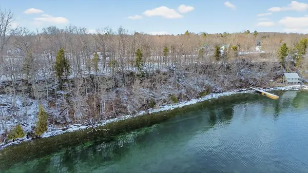 00 1000 Islands Pkwy, Front Of Yonge, ON K0E 1R0