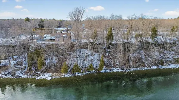 00 1000 Islands Pkwy, Front Of Yonge, ON K0E 1R0