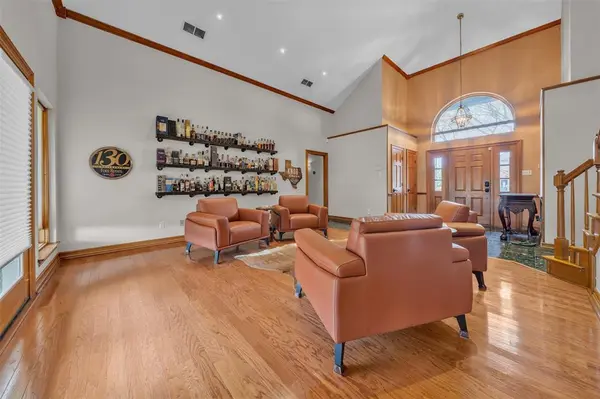 817 Turnberry Drive, Mansfield, TX 76063