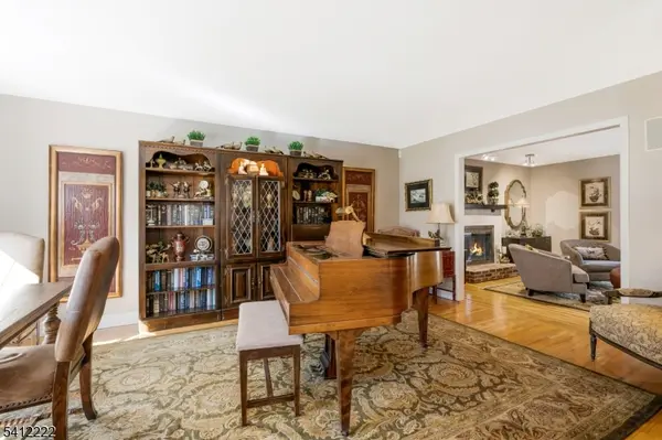 102 Hoffman Ln, Bethlehem Twp., NJ 08826