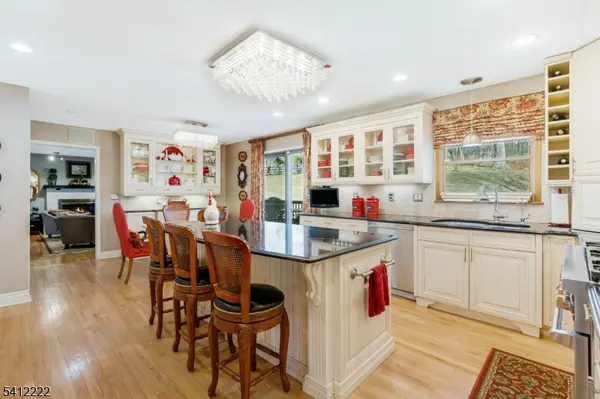 102 Hoffman Ln, Bethlehem Twp., NJ 08826