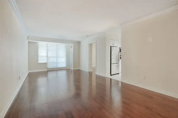 35 Merton ST #511, Toronto C10, ON M4S 3G4