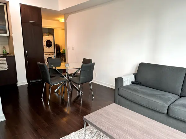 14 York ST #1310, Toronto C01, ON M5J 2Z2