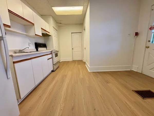 144 Bradford ST #1, Barrie, ON L4N 3B3