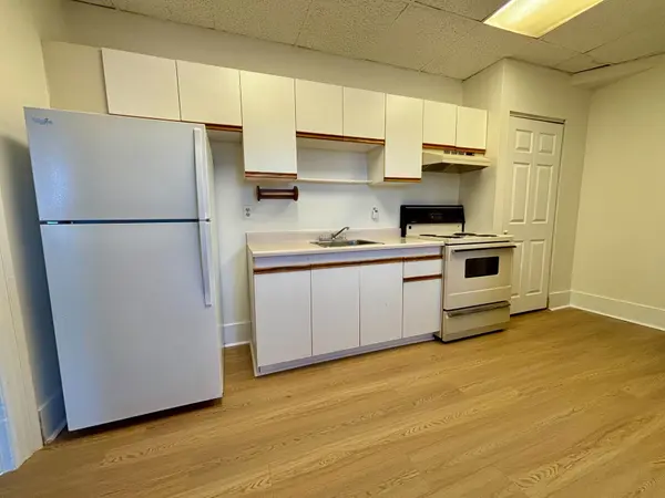 144 Bradford ST #1, Barrie, ON L4N 3B3