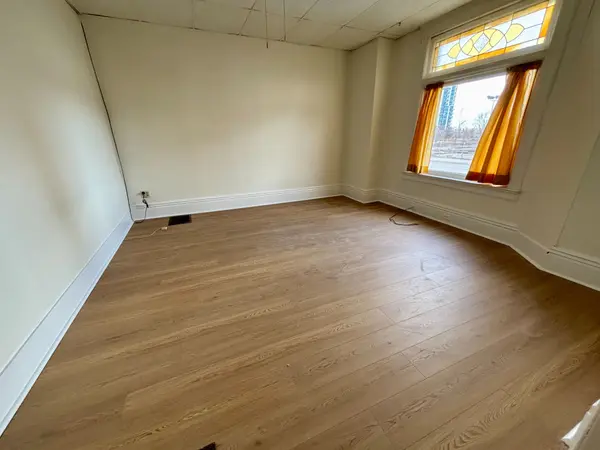 144 Bradford ST #1, Barrie, ON L4N 3B3