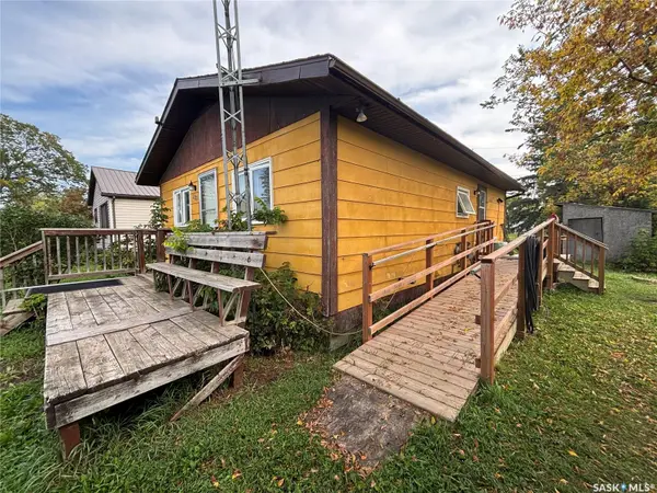 202 Dixon AVENUE, Kinistino, SK S0J 1H0