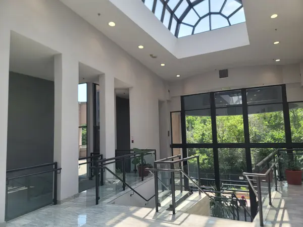 1 Hickory Tree DR #809, Toronto W04, ON M9N 3W5